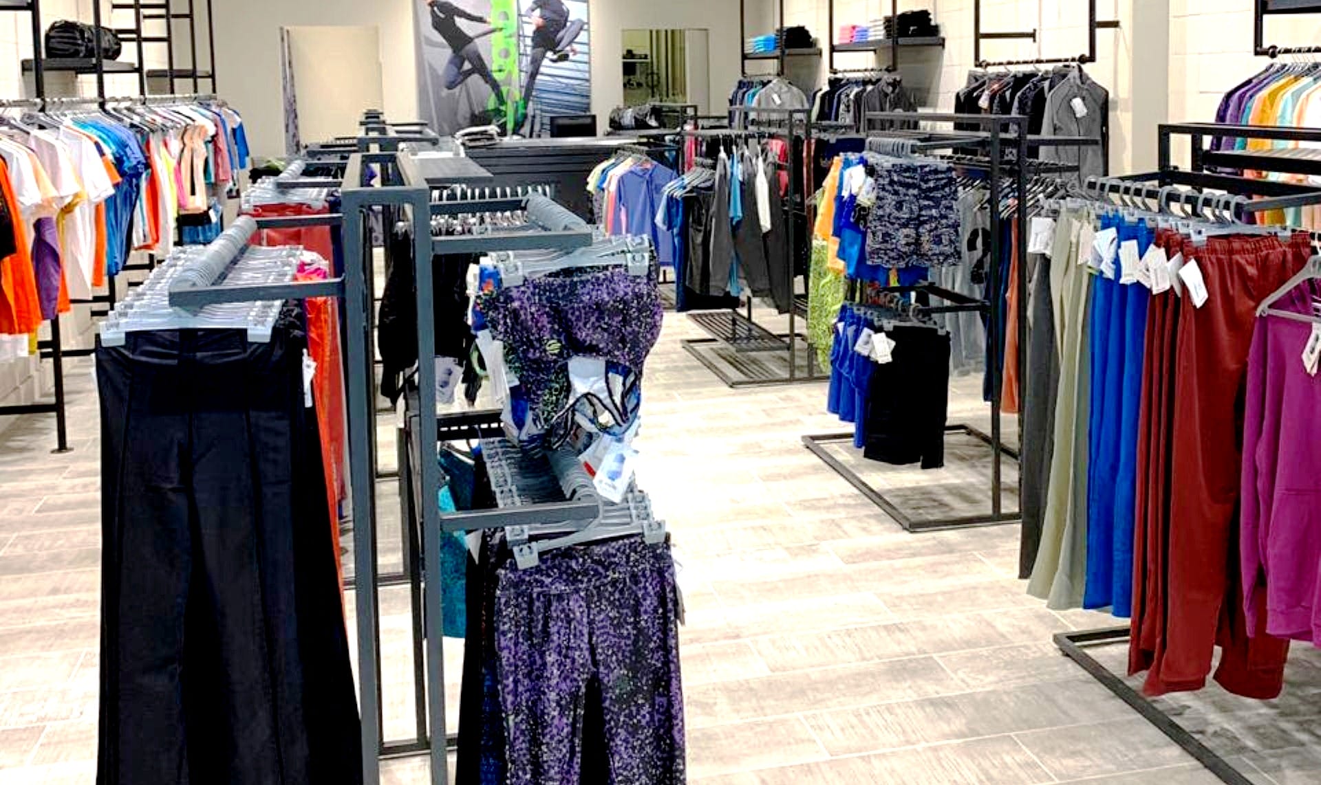 Una marca ropa deportiva abrió nuevo local en IMPULSO