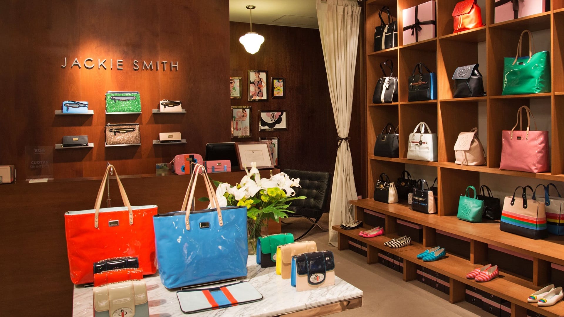 Llegan las excentricas carteras Jackie Smith a Rosario IMPULSO
